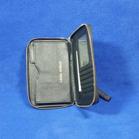 Laura Ashley En Route Travel Wallet NWT - Picture 9 of 10